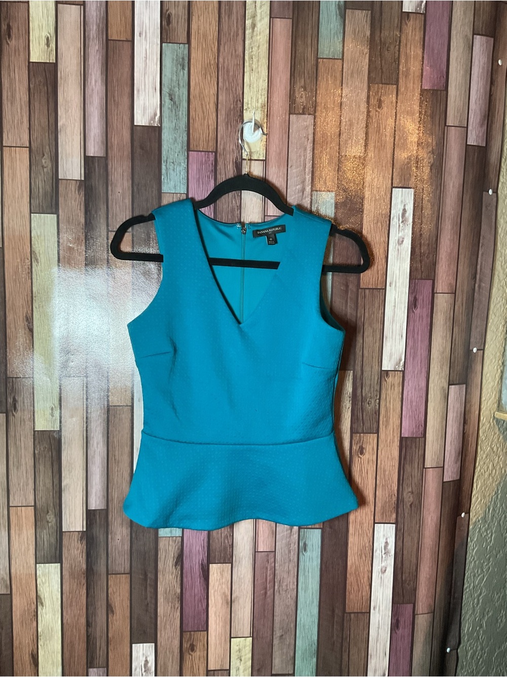 Banana Republic Aqua Textured Peplum V-neck Blouse Women’s Size 0